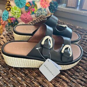 New in box Aerosoles Darcy Size 9.5 M Black Platform Sandals